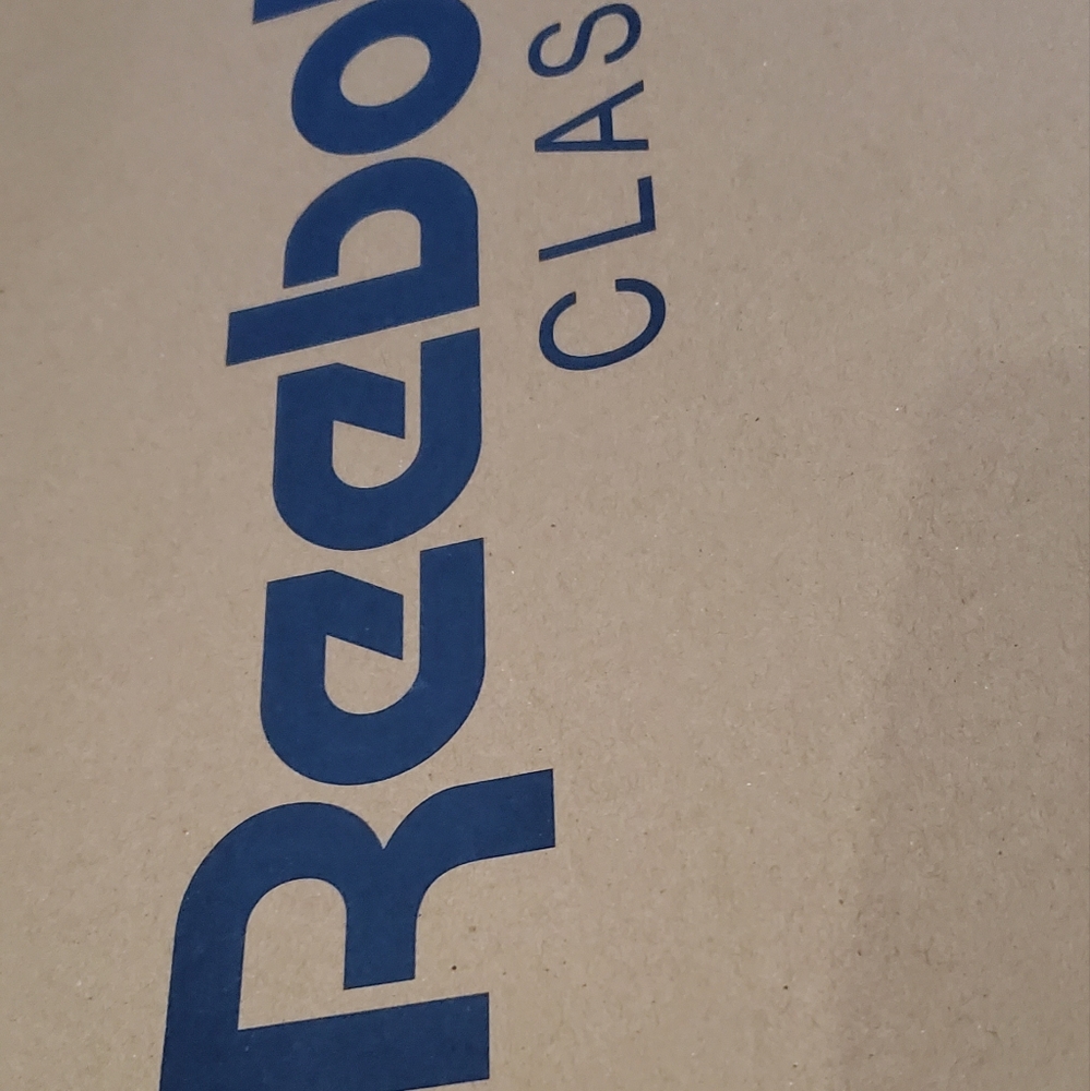 Retro Reebok Classics - Picture 4 of 4